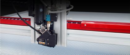 INTELLIGENT AUTOMATIC GLUING PLOTTER